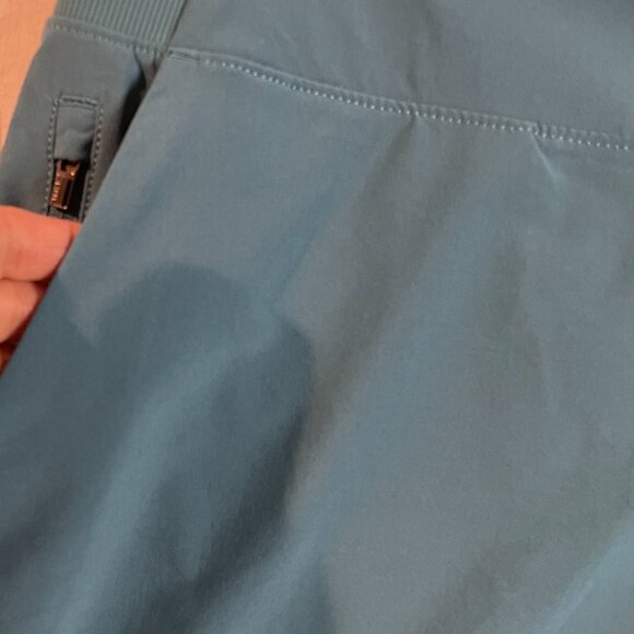 ATHLETA Brooklyn Bermuda Hiking Shorts Zip Pockets Size 20 New Without Tags - Picture 7 of 13